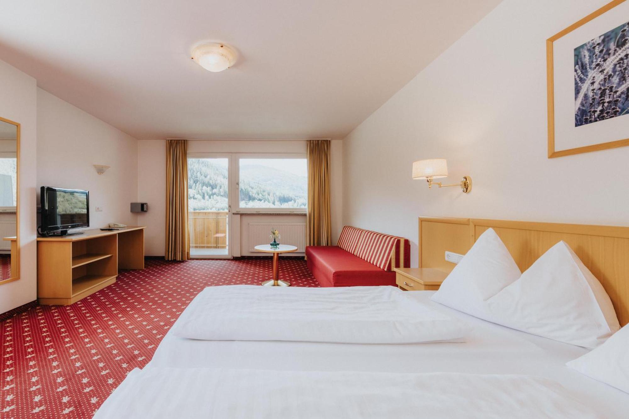 Double Room with Lake View,1685066947:JPEG